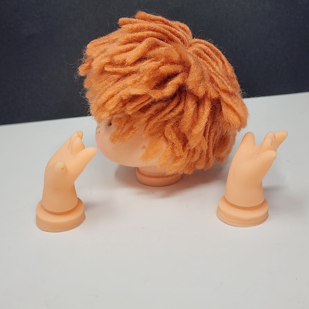 Doll Head Hands Plastic Brown Yarn Hair Blue Eyes Freckles Vintage Ice Cream 2.5 - Picture 4 of 6